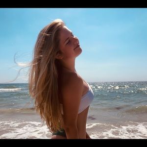 Meet your Posher, Ava